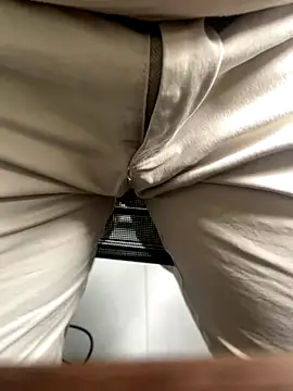 boyyyy2k1 online show from December 22, 3:47 am