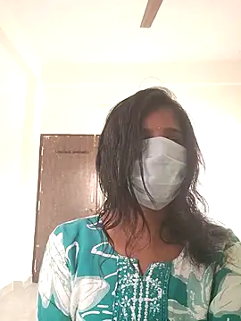 Snapshot of honeygirl6996 chatting on February 19, 5:25 am honeygirl6996 online show from February 19, 5:25 am