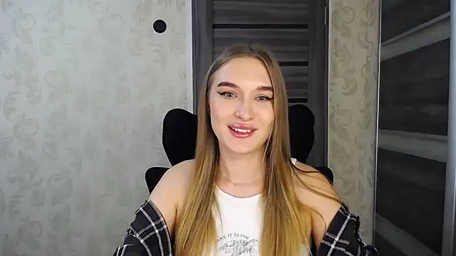 Snapshot of AnyaSmack chatting on December 21, 8:27 pm AnyaSmack online show from December 21, 8:27 pm