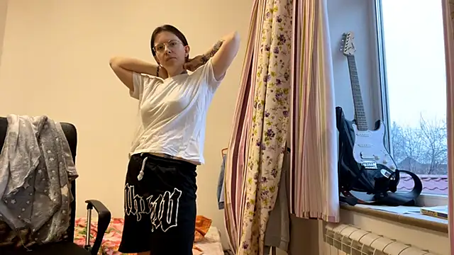 FiorettaFen online show from November 23, 7:19 am