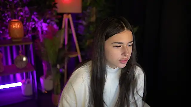 LuxeAvelyn online show from November 25, 11:54 am