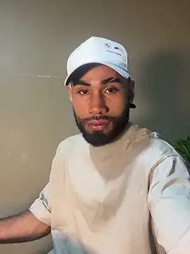 Luca Fuego online show from December 3, 3:36 am