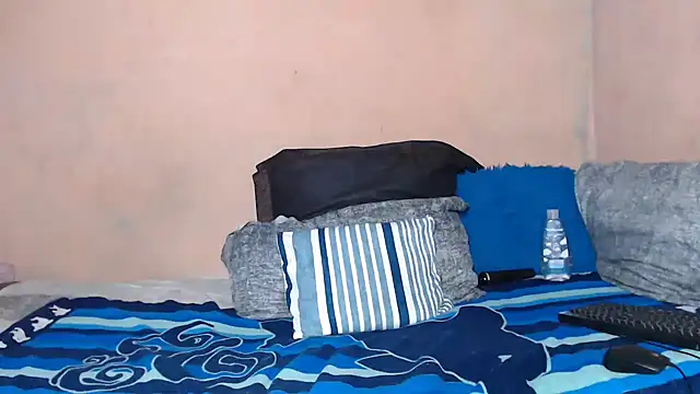 Snapshot of BlackPearlxxo chatting on February 20, 7:36 pm BlackPearlxxo online show from February 20, 7:36 pm