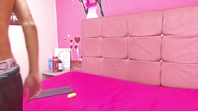 maverickhotson303av online show from December 4, 4:55 am