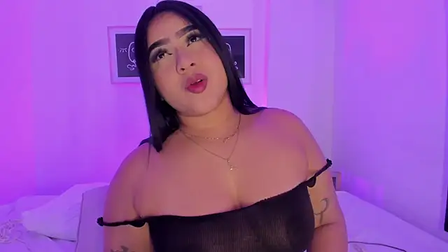 alejandrarojas  online show from April 24, 12:40 pm