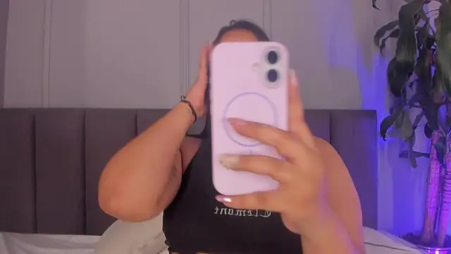 alejandrarojas  online show from June 17, 1:01 pm