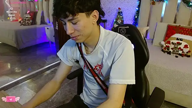 Snapshot of kaelwolf_tay chatting on November 26, 7:26 pm kaelwolf tay online show from November 26, 7:26 pm