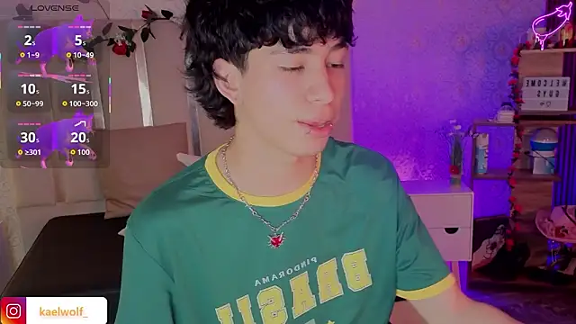 kaelwolf tay online show from March 5, 7:43 pm