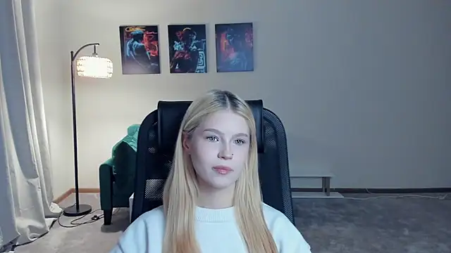 CleoraSlyter online show from November 25, 1:55 pm