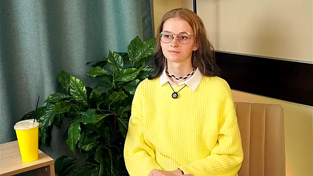 Snapshot of ToyaPletz chatting on November 23, 10:37 am ToyaPletz online show from November 23, 10:37 am