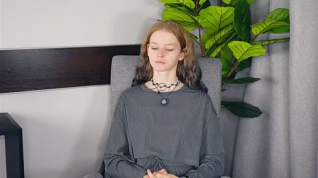 Snapshot of ToyaPletz chatting on November 25, 8:14 am ToyaPletz online show from November 25, 8:14 am