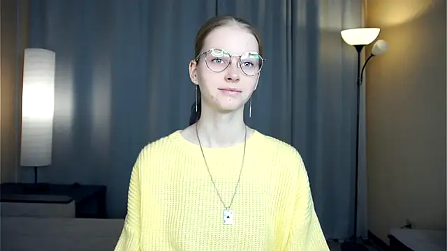 Snapshot of ToyaPletz chatting on December 3, 5:00 pm ToyaPletz online show from December 3, 5:00 pm