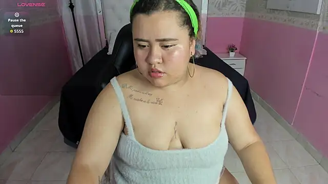 Danna Keys online show from December 17, 6:47 pm