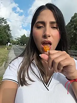 Snapshot of Catalina_ramos chatting on June 21, 9:17 pm Catalina ramos online show from June 21, 9:17 pm