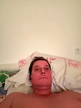 Snapshot of zsoltsebestyen1 chatting on November 29, 11:52 pm zsoltsebestyen1 online show from November 29, 11:52 pm