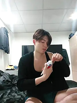 twtung tung online show from November 28, 2:42 pm