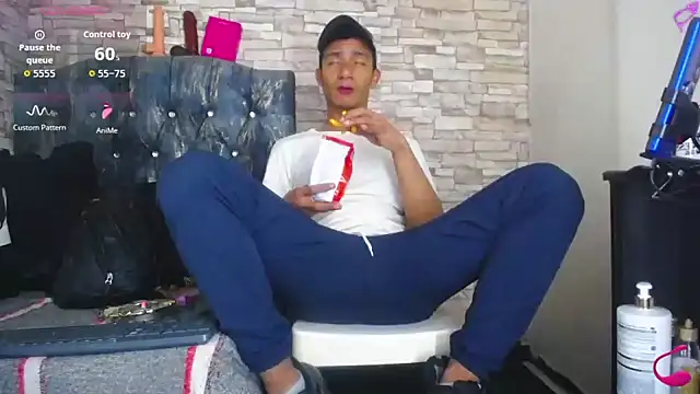 stefanodj online show from December 3, 5:04 am