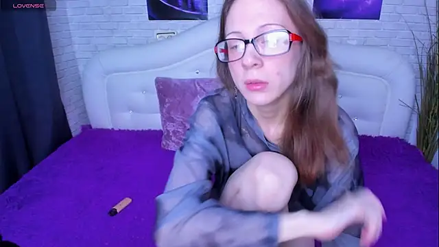 Snapshot of BrielleSummer4u chatting on November 27, 2:24 am BrielleSummer4u online show from November 27, 2:24 am