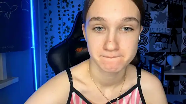 helgicuteness online show from February 22, 3:21 pm