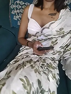 Snapshot of Ammu_Kutty143 chatting on June 8, 9:42 am Ammu Kutty143 online show from June 8, 9:42 am