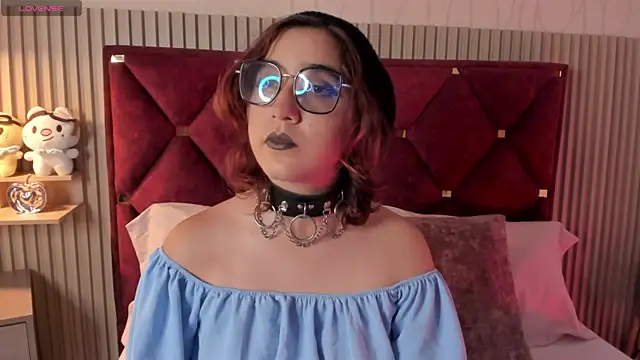 Snapshot of Kiri_Velvet chatting on April 20, 9:27 pm Kiri Velvet online show from April 20, 9:27 pm