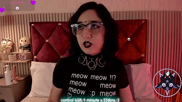 Snapshot of Kiri_Velvet chatting on May 27, 8:17 pm Kiri Velvet online show from May 27, 8:17 pm