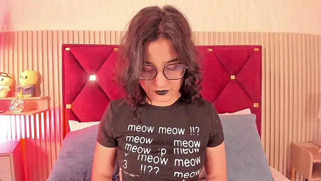 Snapshot of Kiri_Velvet chatting on July 1, 2:24 am Kiri Velvet online show from July 1, 2:24 am