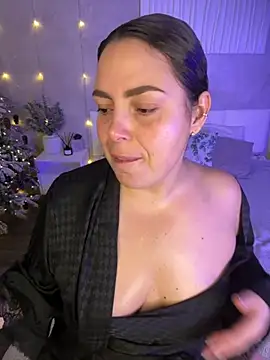 Snapshot of Amalia_Lia_ chatting on December 1, 6:24 pm Amalia Lia online show from December 1, 6:24 pm