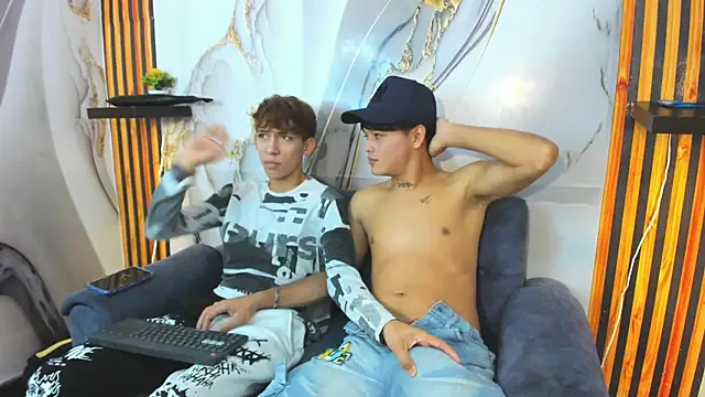 Alex LatinBoy18 online show from December 1, 12:10 pm