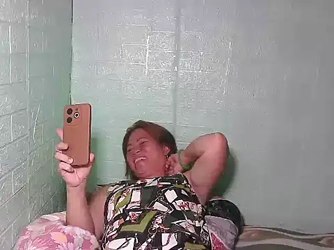Snapshot of Smilinglovely chatting on May 18, 8:09 am Smilinglovely online show from May 18, 8:09 am