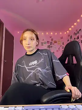 Davne  online show from February 28, 9:27 pm