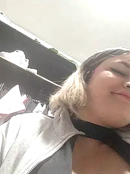 sexy aurora ourdoors online show from December 3, 7:23 pm