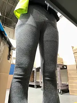 nikkisant online show from November 25, 2:17 pm