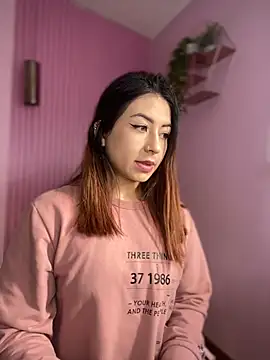 MaddieHunter online show from November 28, 1:14 pm