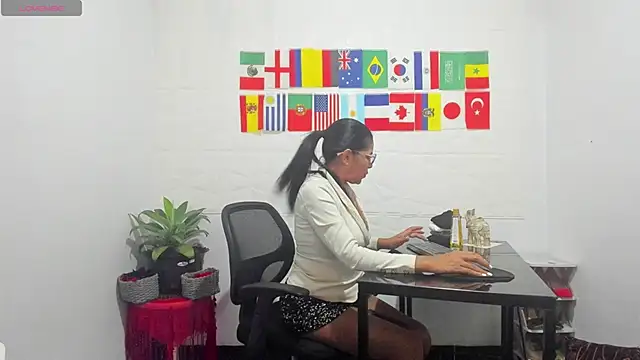 Miss clarepocahose online show from June 15, 1:08 am