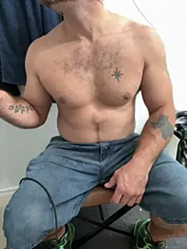 2addictivelyhorny online show from June 24, 8:13 am