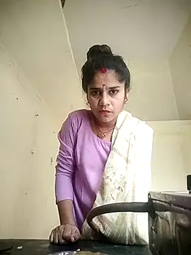 Snapshot of Dolly_baby34 chatting on December 18, 5:24 am Dolly baby34 online show from December 18, 5:24 am