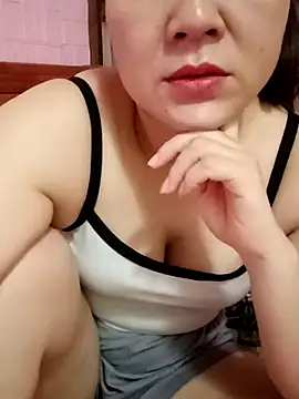 Snapshot of Lily-ross22 chatting on July 7, 6:47 am Lily-ross22 online show from July 7, 6:47 am