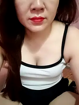 Snapshot of Lily-ross22 chatting on July 18, 3:16 pm Lily-ross22 online show from July 18, 3:16 pm