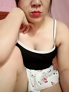 Snapshot of Lily-ross22 chatting on July 27, 5:31 pm Lily-ross22 online show from July 27, 5:31 pm