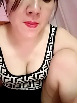 Snapshot of Lily-ross22 chatting on July 30, 3:38 am Lily-ross22 online show from July 30, 3:38 am