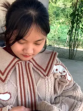 Snapshot of lau-2 chatting on November 27, 2:46 am lau-2 online show from November 27, 2:46 am