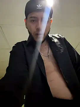 Snapshot of tratosucio chatting on December 2, 6:19 am tratosucio online show from December 2, 6:19 am