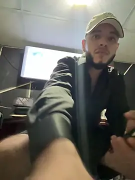 Snapshot of tratosucio chatting on December 19, 7:37 am tratosucio online show from December 19, 7:37 am