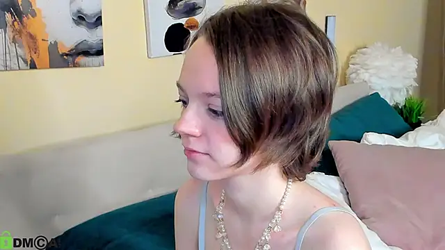 Olivia Riesz online show from May 9, 1:11 am