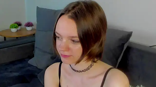 Olivia Riesz online show from June 14, 2:24 am