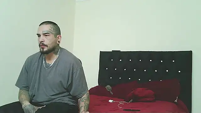 Snapshot of ARIA_AND_NICK chatting on February 1, 12:53 am ARIA AND NICK online show from February 1, 12:53 am