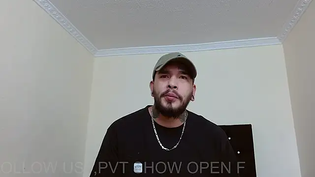 Snapshot of ARIA_AND_NICK chatting on March 13, 3:40 pm ARIA AND NICK online show from March 13, 3:40 pm