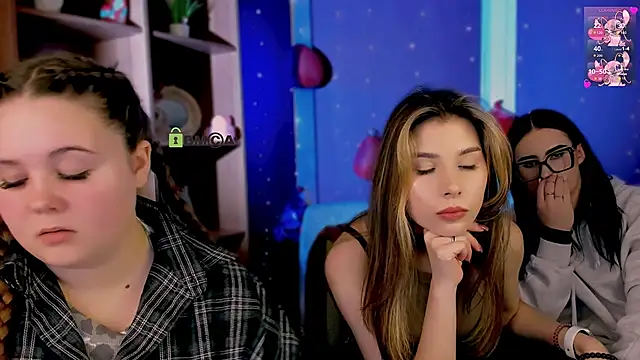 Snapshot of candy_flossie1 chatting on February 17, 7:53 pm candy flossie1 online show from February 17, 7:53 pm