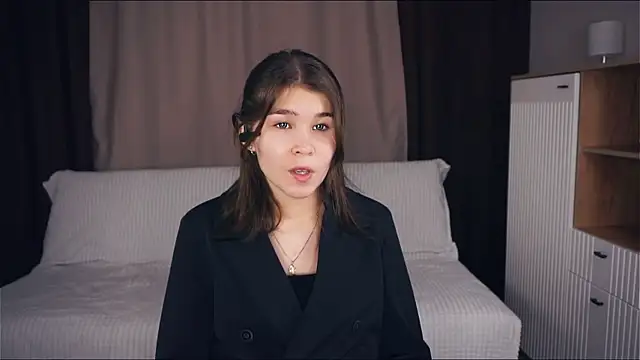 ZulaRattan online show from December 3, 7:01 pm